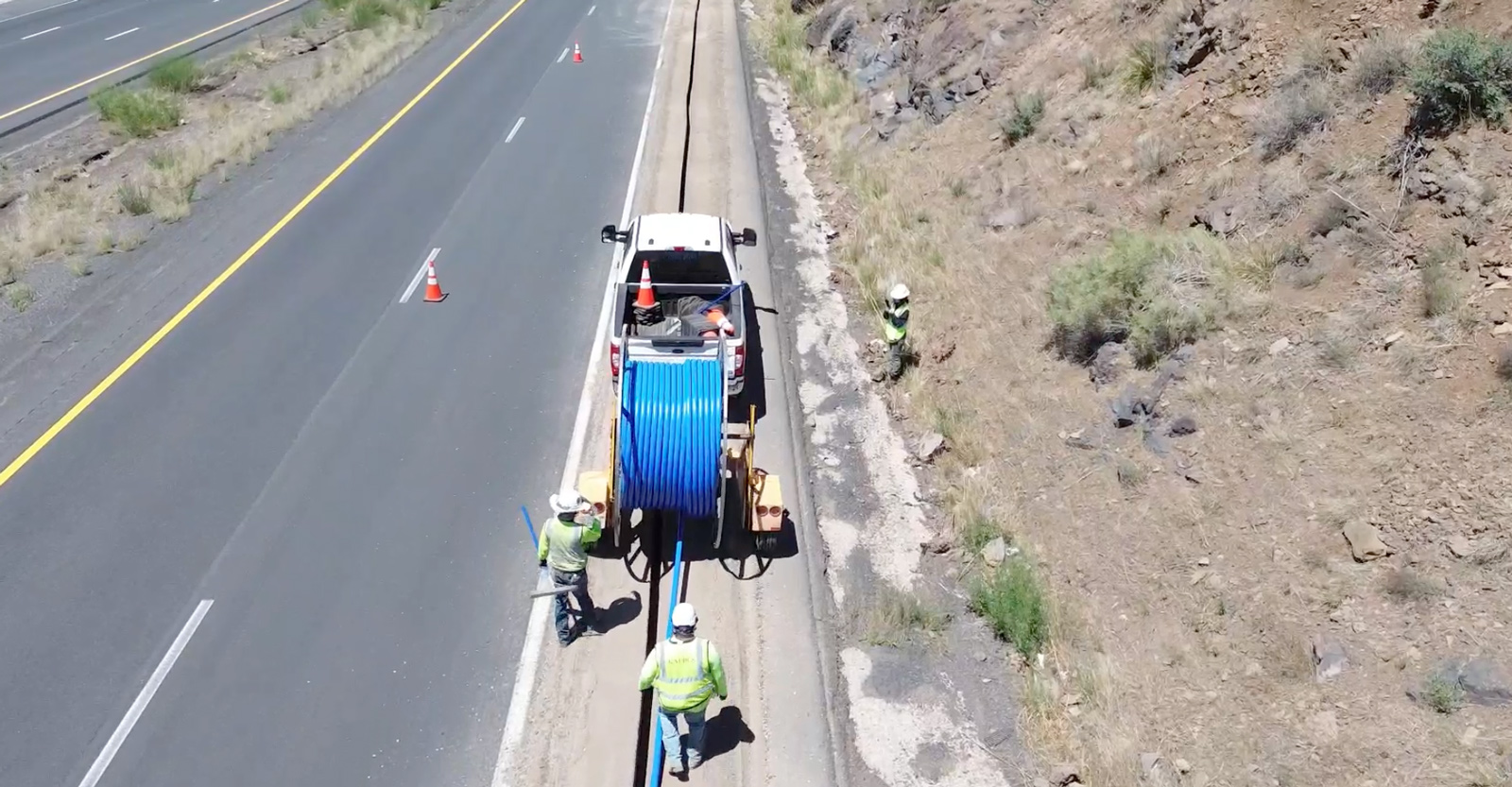Beyond the inconvenience of slow connections for streaming videos and using social media, the lack of connectivity adds to the challenges that exist for communities that lie far from urban economic hubs. With traditional internet providers often reluctant to invest in costly infrastructure expansions in low-density areas, the Arizona government stepped in to create conditions for more connectivity, more opportunity, and improved quality of life for its residents. 